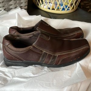Clarks Brown leather sporty dress loafers, breathable, rubber traction sole